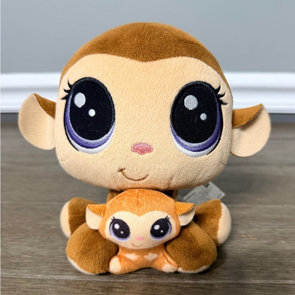 The Littlest Pet Shop Mona Junglevine and Merry Plush Pairs